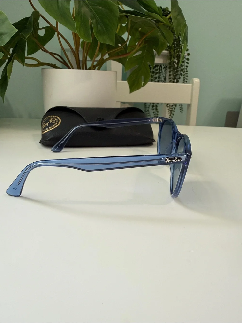 Ray-Ban Men’s/Women’s Blue Transparent Frame Sunglasses